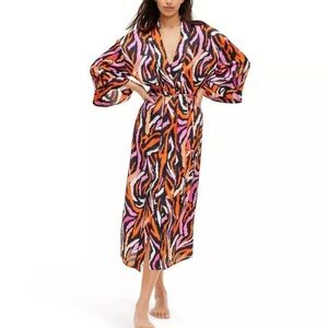 🎯60% OFF! DVF X Target Satin Disco Zebra Print Robe